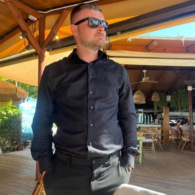 28 -HGV Driver - LUFC - UK Armed Forces veteran- served 6 years 🇬🇧🏴