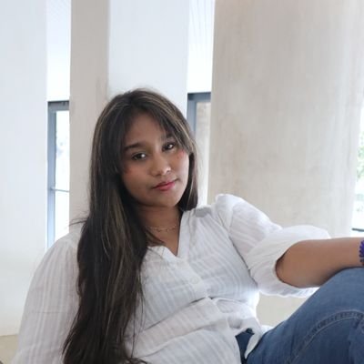 Annalea1393478's profile picture. trauma? we romanticize it here ✨ fantasy writer 🖋️ villain simp 💋 plot girly 🧠 chaos conjurer  #WIP #authorlife”