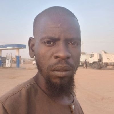 مستر آدم. أحد محبين نبي الله إسماعيل وحافظ لكتاب الله مرتين وشخص بعيد عن التبعية والتعصب الأعمى وذو شأن عظيم.