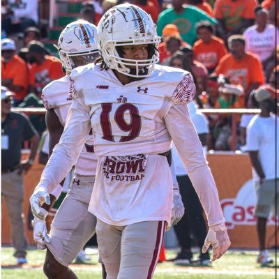 itsjaymerson's profile picture. tsu lb 6’2 200