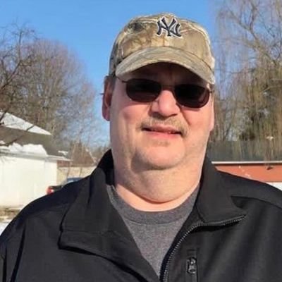MICHEAL_J_WIER0's profile picture. I'm micheal j Weirsky $273millions lottery winner I’m giving away 30% of it to help the citizens picking randomly out of my first 1k followers!