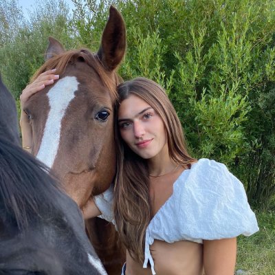 elsiesytm's profile picture. Fireside vibes🏹🏂🏕️🍹