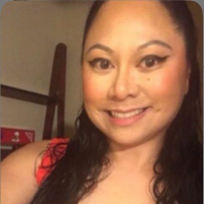 Gonna’ be a clinical therapist studying in a master’s program.🤓📚USO volunteer. Military Case Worker intern.🎖Halos & COD.💻🖥. I’m a sweetheart.❤️#girlgamer