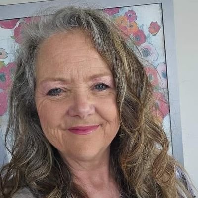 CEO Carolyn Flower International Holistic Wellness Consulting.
Founder and CEO of Oxygen Publishing