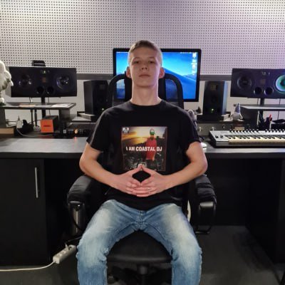 prodclaz's profile picture. music producer | sample maker