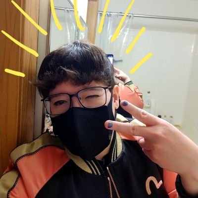 Any Pronouns. I make video essays on YouTube, and stream on Twitch
YT: https://t.co/LwfLdMFO1H
Twitch: https://t.co/ObT1fYgtFH
27↑