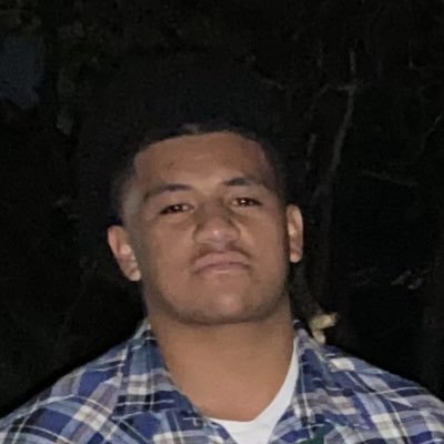 ‘27|OL/DT|6’2 295 lbs| 3.5 GPA | Family, Faith, Football. |