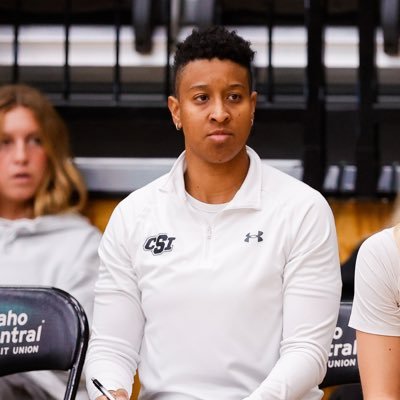 College of Southern Idaho ▪️ Assistant Women’s Basketball Coach ▪️ 🏀CSI Alumni ▪️🏀CofI Alumni