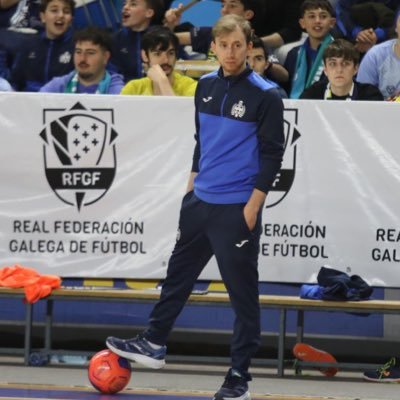 🎓PhD Sports Sciences. 📘Nivel Profesional Futsal. 👨🏫FGF. ⚽️Entrenador Stellae FS. Coordinación base Composala. Exjugador profesional de futsal