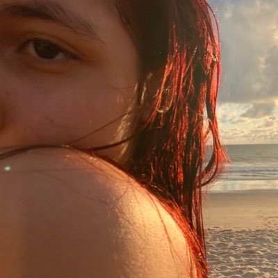 as vezes eu quero demais e nunca sei se eu mereço