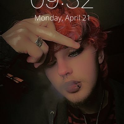 Buzzin NS Larrie. Anime nerd. Transman. Jewish but fuck Isnotreal