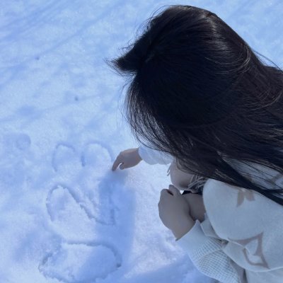 Sofia97852's profile picture. Queens don’t compete with hoes.