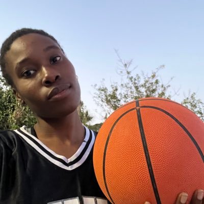 Aspiring lawyer and Musician. ON SALE NOW ‼️ Weak - Single by Lousina Black https://t.co/dZWp4lcof8 1 &onlyOFFICIAL PAGE !!