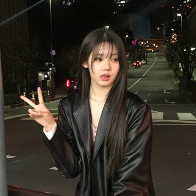 aalunashf's profile picture. 