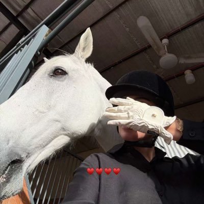 _xvg0's profile picture. أحنّ إنتصاراتي " أن أكون مَلاذ آمن "