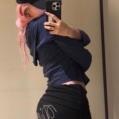 bringsyoujoy's profile picture. 🧀