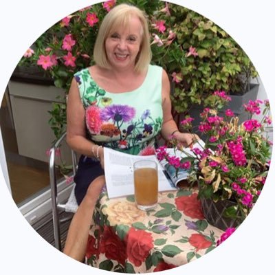 my names are Nancy Paul, a freelance model scout/booker and casting director.