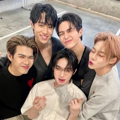 lovelyknmore's profile picture. #lykn❤️#lykyou❤️
#nut #tui #hong #william #lego