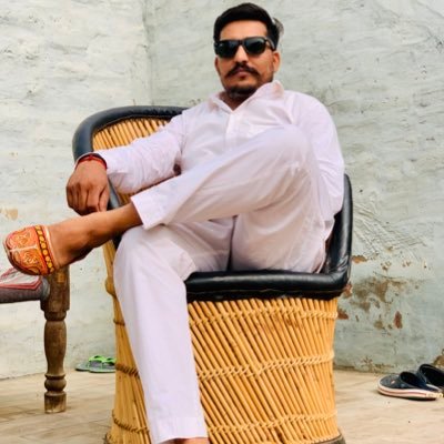 bablusuthar_23's profile picture. 🌱 हालात बुरे थे मगर अमीर बनाकर रखती थी, हम गरीब थे, ये बस हमारी माँ जानती थी। मेरी पहचान मेरी माँ 💞💞 #loveyoumaa ❣️❣️