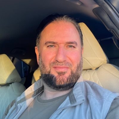 وبَلَوتُ أخبَارَ الرِّجالِ فلمْ أجدْ*رجلاً يؤثّرُ دونَ أنْ يتأثّرَا * إلاالنّبيَّ محمَّداً فجعلتهُ *مثَلي وسرْتُ علَى هُداهُ مكبِّرا
