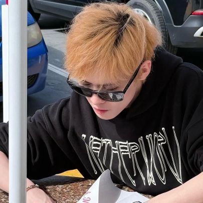 ⌗ 24/7 thinking about u . . . 钟辰乐 !?!
⚫Zhong chenle fan account