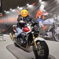 ヤギ💪( ‘ᾥ’ 💪)白髪みてぇな色抜け銀髪 (@s_o_h0523) 's Twitter Profile Photo