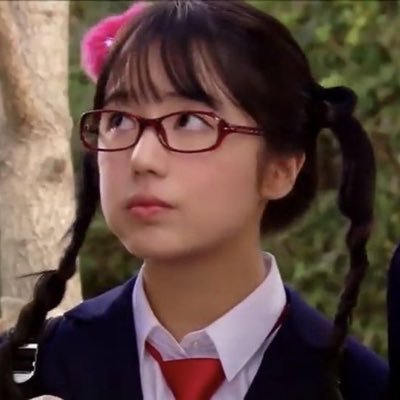 summerxoooes's profile picture. 사랑하는 사람이 생긴다는 건 신에게 구걸할 일이 늘어난다는 것