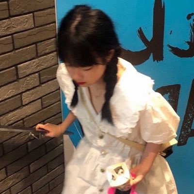 60F2Ceuu7ApXIhY's profile picture. 