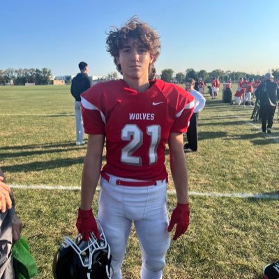 5,7 155 | C/O 2028, RB/ATH | Niles West Highschool | 4.0 GPA | Track+Football | 4.4 40 yd | #1 in IL 50m | #14 in IL 100m | OffensiveMVP | Varsity Track |#AGTG