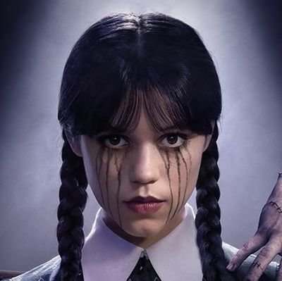 laureata in comunicazione ma studio anche cinema
3 settembre🎂
annalisa nelle cuffie
tim burton dietro la camera
jenna ortega nello schermo