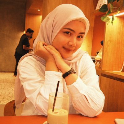 cancerexist's profile picture. infp's thing