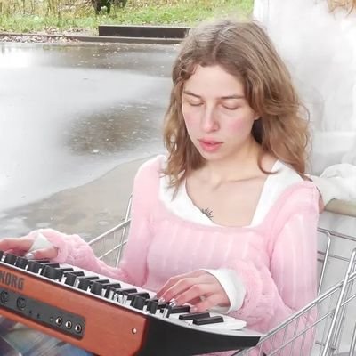 ax_Q666's profile picture. ♬♩♪♩ ♩♪♩♬♬♩♪♩ ♩♪♩♬