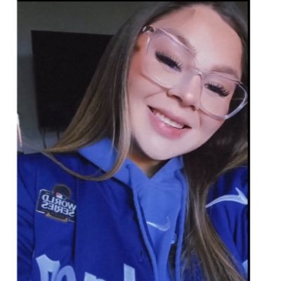 lunagirl07's profile picture. ✝️  Glory to God.