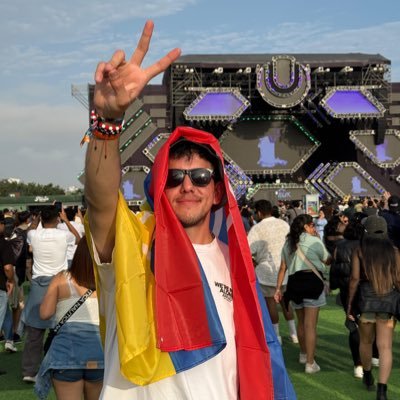 | 'Together for the music, together for the peace in this mad world' ❤🙏🏻
| Voy a conciertos ✌🏻
| Un esquizofrénico en Twitter :3
| @garrixercol 🧡
