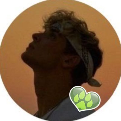 āš£š¶šµ š¢ š®š¦š³š®š¢šŖš„ š©š¢š“ šÆš° šµš¦š¢š³š“ š¢šÆš„ šµš©š¦š³š¦š§š°š³š¦ š“š©š¦ š“š¶š§š§š¦š³š“ š“š° š®š¶š¤š© š®š°š³š¦ā