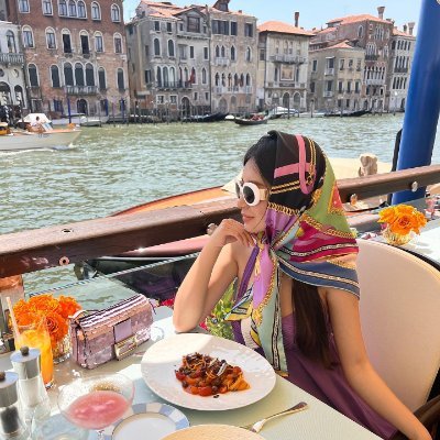 Laurel131410's profile picture. Let's talk about rockets and space, yoga, gardening and flowers, cuddly animals and butterflies, nature and politics. 🚀🇺🇸🌻