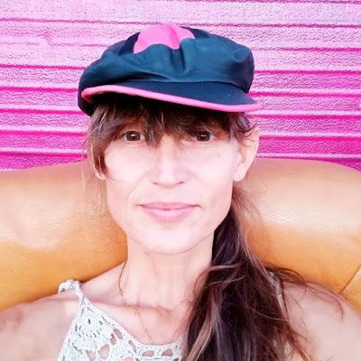 AmelieCoraMagie's profile picture. ...