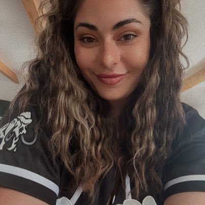 mrsDarth_Dubz's profile picture. i like robot beep boop bop noises and im sometimes funny