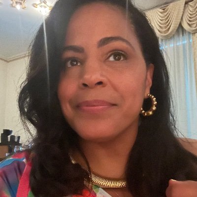 CarrieBanks10's profile picture. 