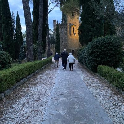 leerob59's profile picture. Jesus Follower, Wife, Mom, Stepmom, lover of fun things☕️🎂😎😺🐶🥽🦋🐠🐟🐡🌴🌸🌺🍔