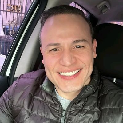 Especialista en cirugía bariátrica y metabólica.