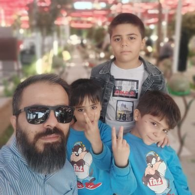 خودمو تندرو میدانم طبق فرمایش آقاجون
متنفر از وفاقیون (اصلاحات و اصولگرایان) دوزاری
فصل الخطاب فرمایش امام خامنه ای