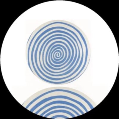 IAgbowo's profile picture. Lawyer, fragrance enjoyer.