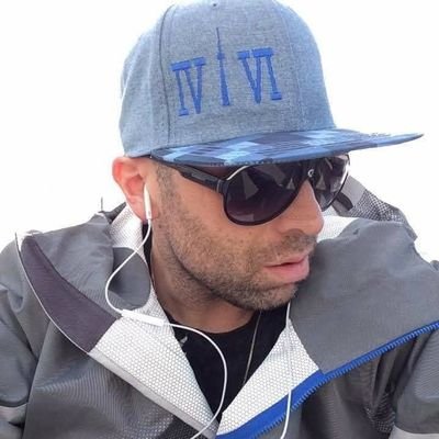 THENAMESBLU's profile picture. Canadian Maverick 🏴‍☠️ | Regime-Shredder | Bigot-Slayer | Exposing corrupt clowns in power | Animal lover, dog dad, zero tolerance for tyrants 🦊🐺
Toronto, On