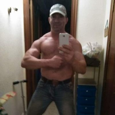 Soy un tío cachondo, me río de la vida, me gusta la diversión y pásarmelo en grande