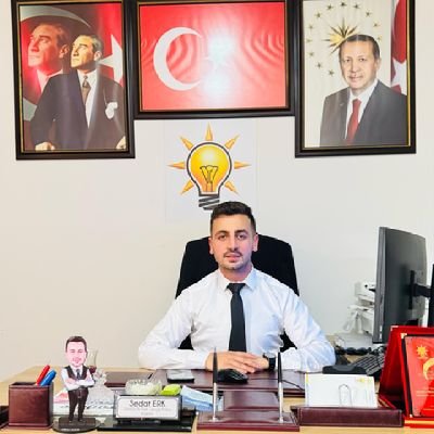 Üç Şehit Veren Bir Ailenin Çocuğu
Vatan Sağolsun 🇹🇷
Ak Parti Derecik İlçe Gençlik Kolları Başkanı
