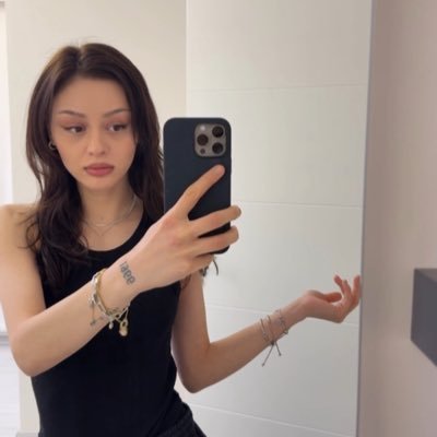 saintceren's profile picture. champ