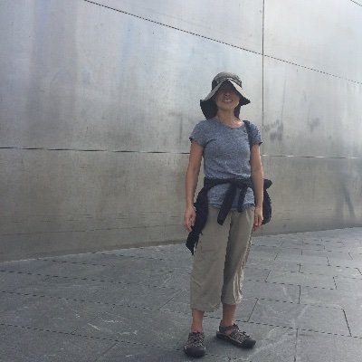 Writer/Editor. Soccer/basketball mom. Fan of good stories told with generosity of spirit, the long run, salt + fat, comebacks and figuring things out