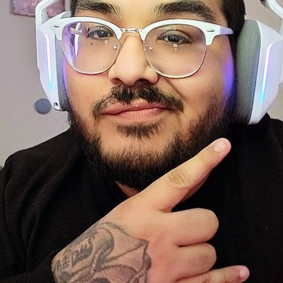 Gamer 🎮 | Streamer 📹 Twitch Affiliate 💜 8/20/20 | Anime Enthusiast
