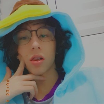 Astigmaautismo's profile picture. Twitch = https://t.co/qDLKI9qrcN
Streamer nas horas vagas
Gamer ruim em todas as horas e em todos os jogos que joga

ela/dela